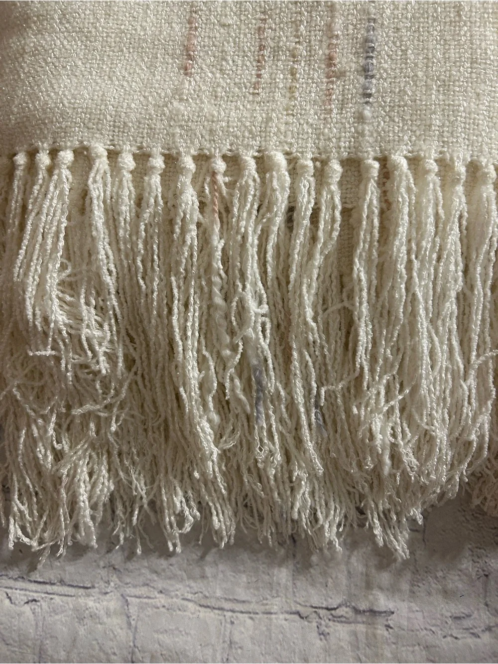 CHURCHILL WEAVERS DELICATE FRINGE & BRANDED TAG FROM BEREA,KENTUCKY CREAM THROW